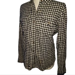 Forever 21 plaid black and white button down long sleeve shirt. Size small